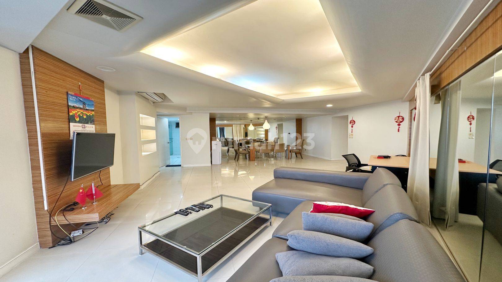 Kondominium Taman Anggrek - 3 Bedroom Spacious Apartment with Best View