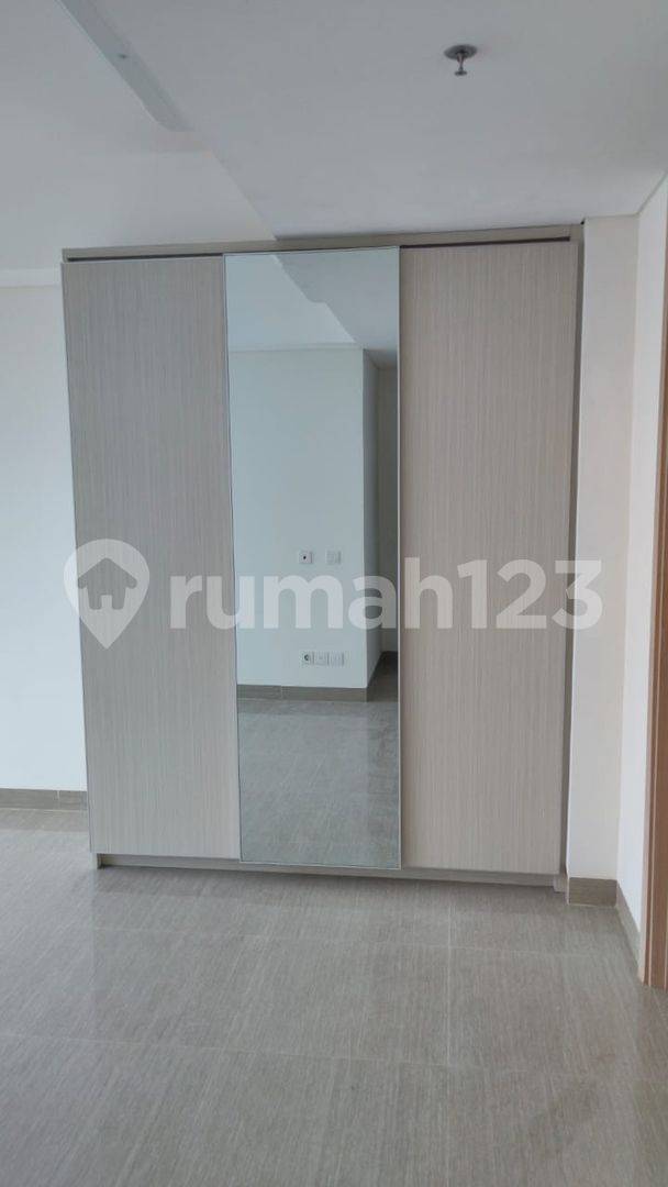 3 Bedroom Corner Apartment in Hillcrest House, Lippo Karawaci