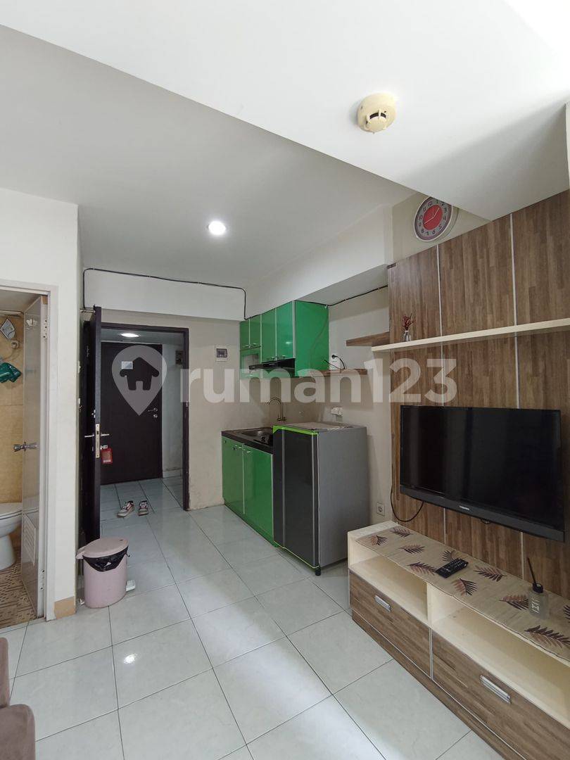 Modern 1-Bedroom Apartment Near Cihampelas Mall