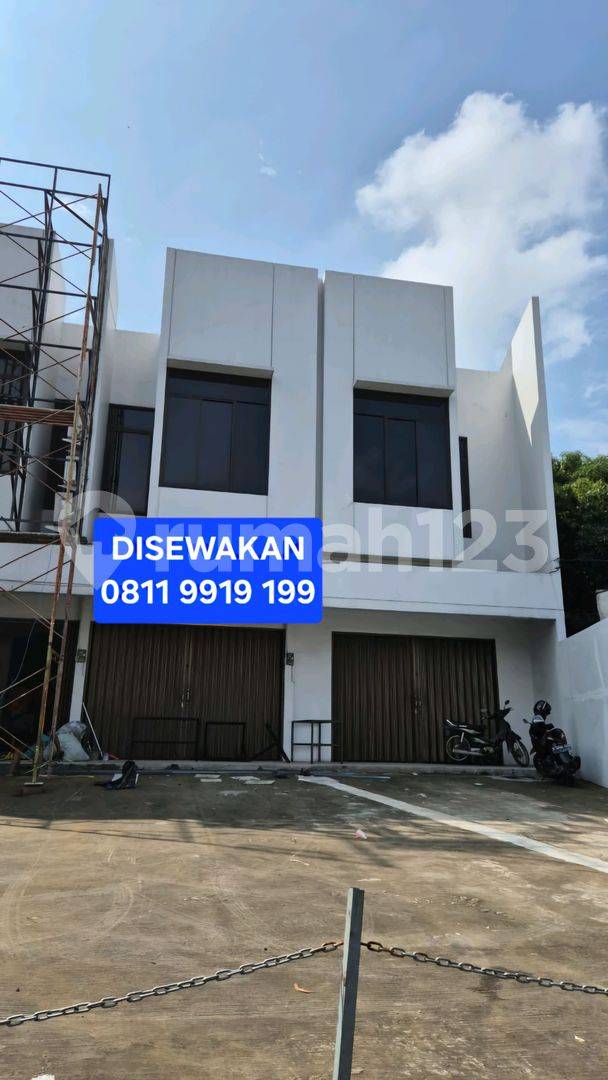 New 2-Story Shop House in Strategic Balaraja Location