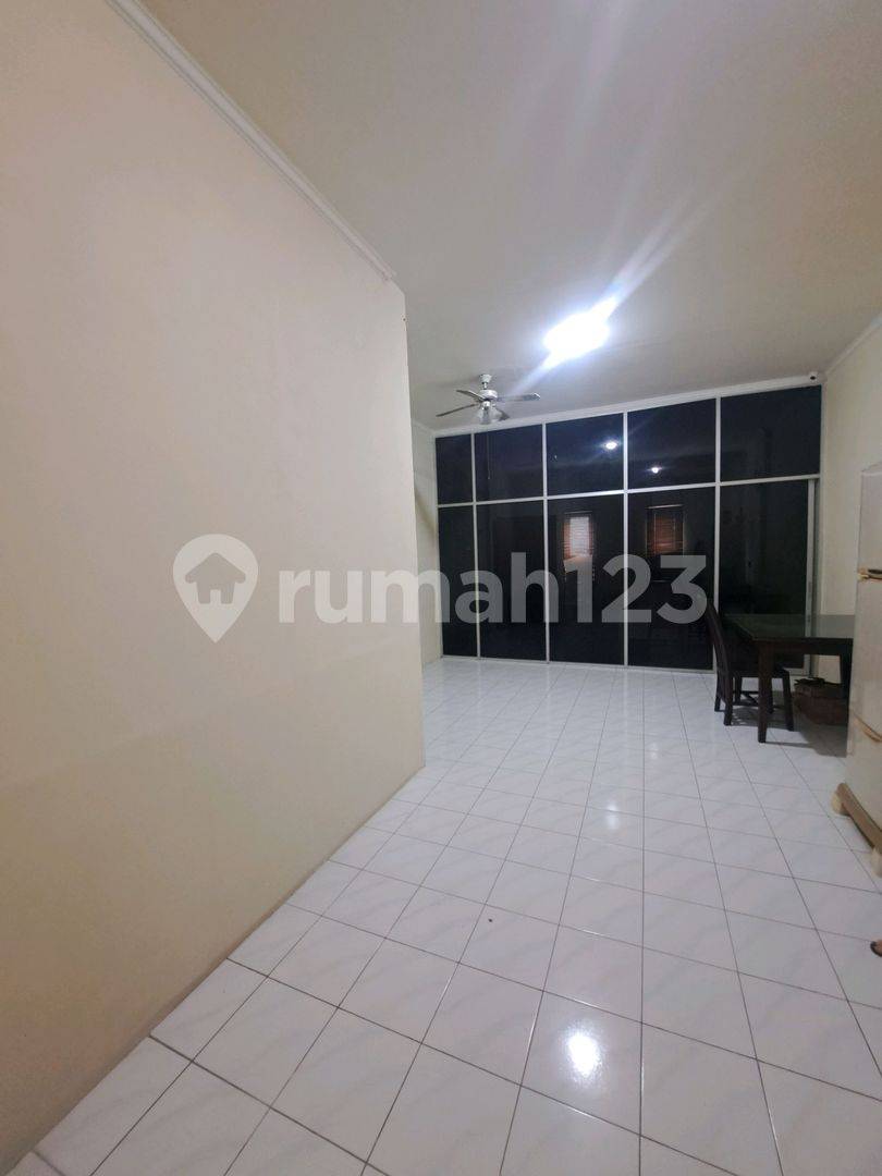 Ruko Manyar 4.5x15 коммерциялық жылжымайтын мүлік, 3.5 қабат