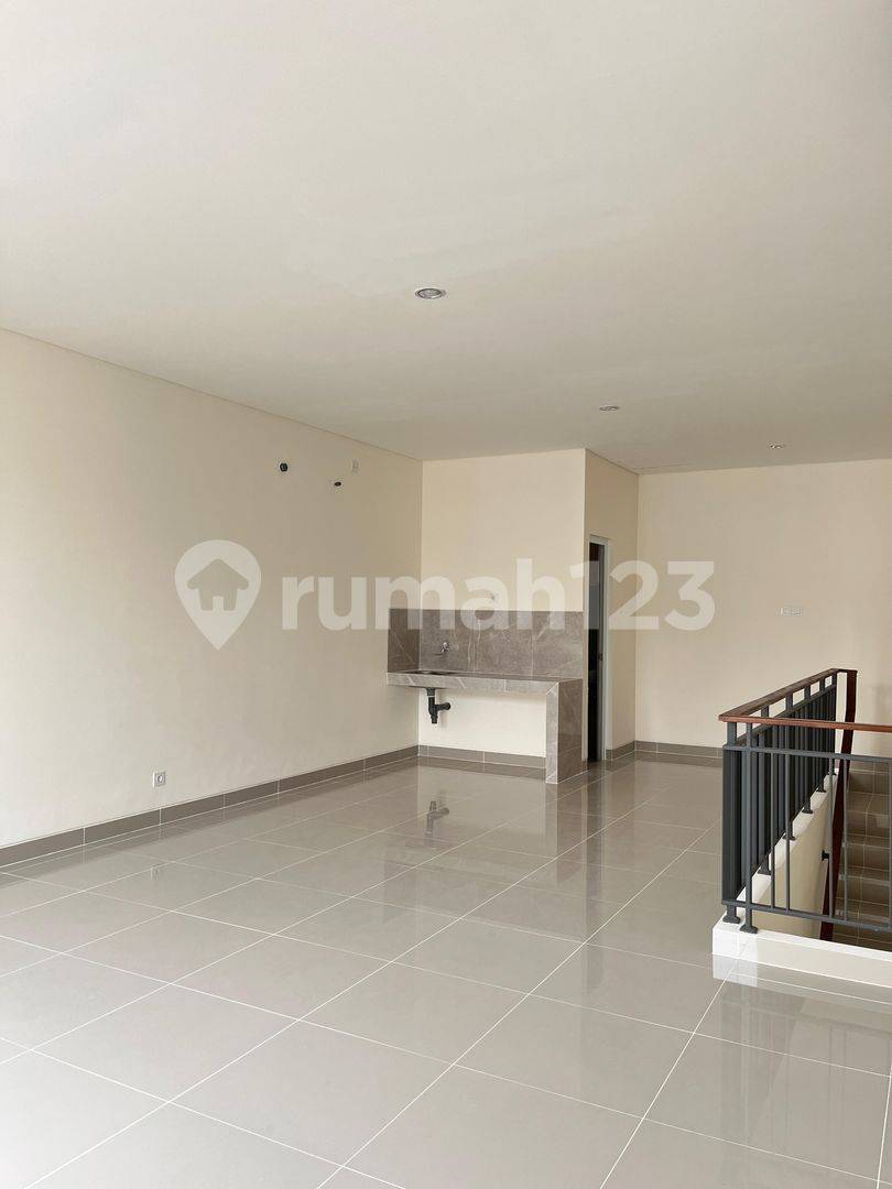 Ruko Verona Junction в Gading Serpong - Стратегическое коммерческое пространство
