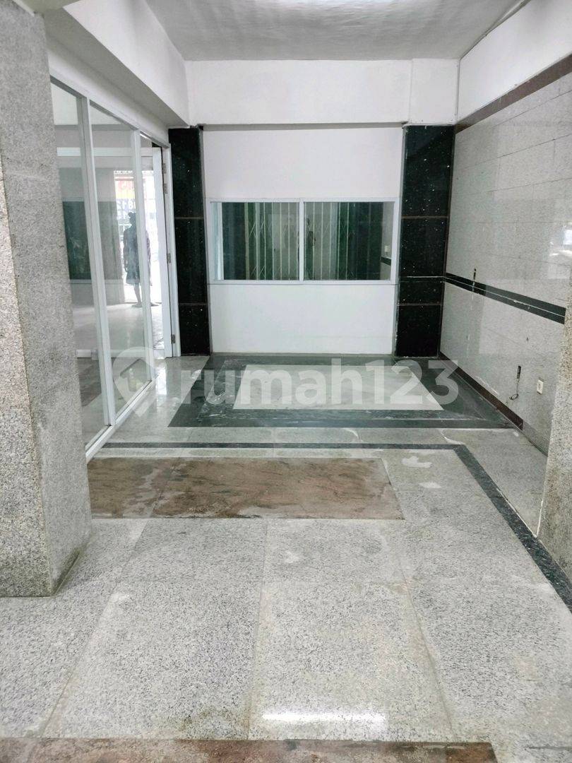Торговый дом в Pasar Pagi, 1 этаж, 187 м²