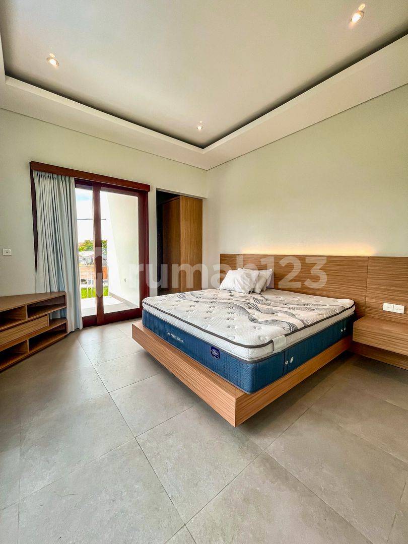 Beautiful View Spacious Villa at Kedampang Kerobokan