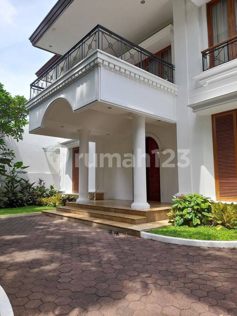 Spacious Property near Central Jakarta with Private Pool