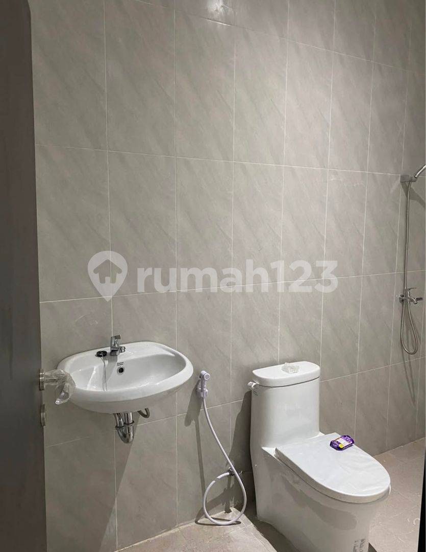 3-Bedroom House with Garage in Sesetan Area