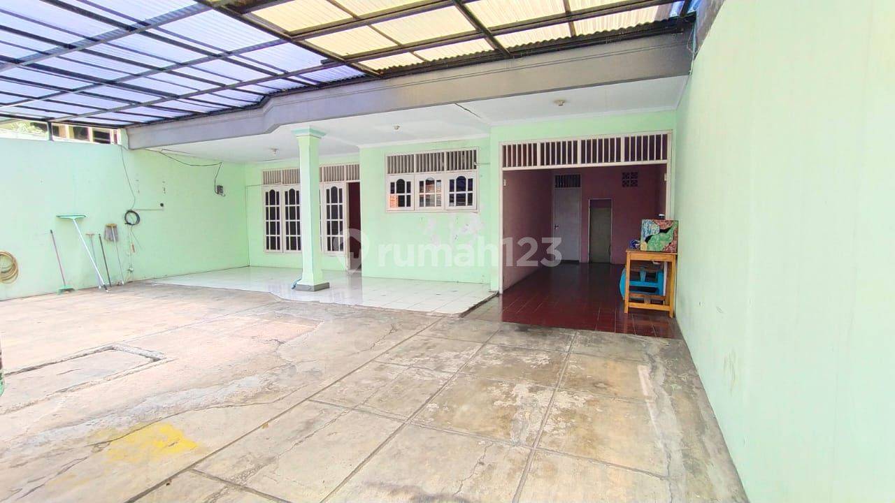 Rumah Tinggal Strategis di Cipete Jakarta Selatan - Ideal for Office or Residence
