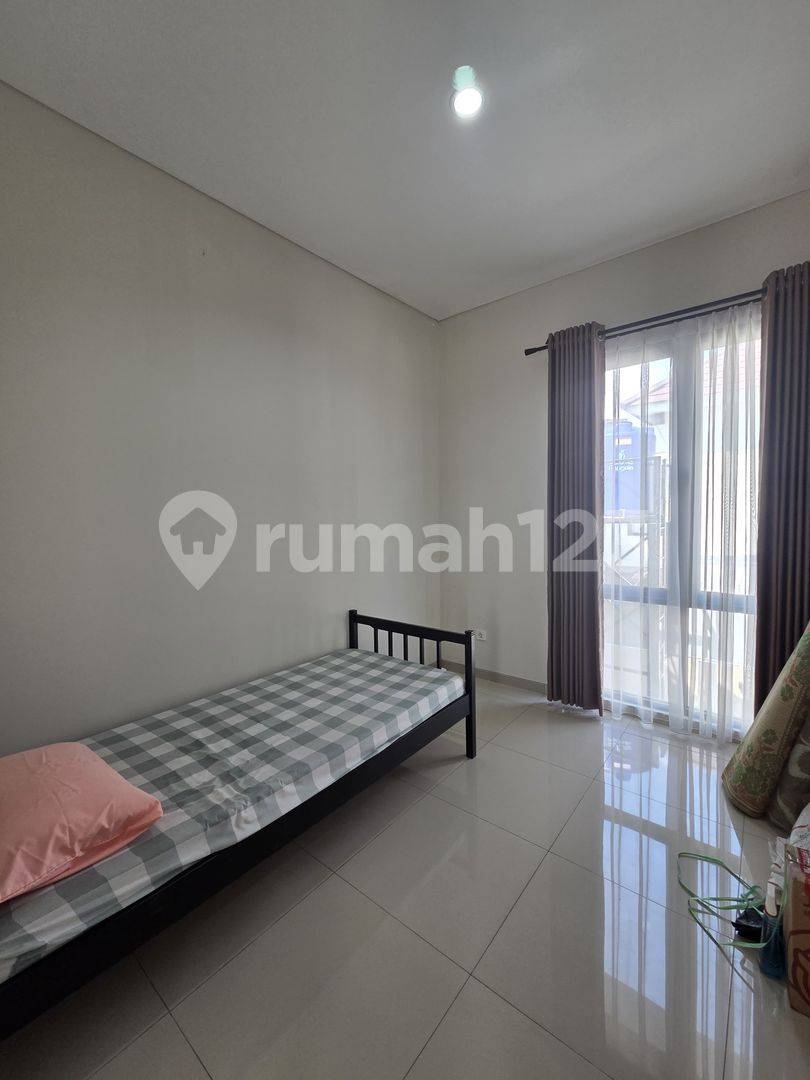 Graha Padma-дағы 2 қабатты үй, Karang Turi мектебі мен Ahmad Yani әуежайына жақын