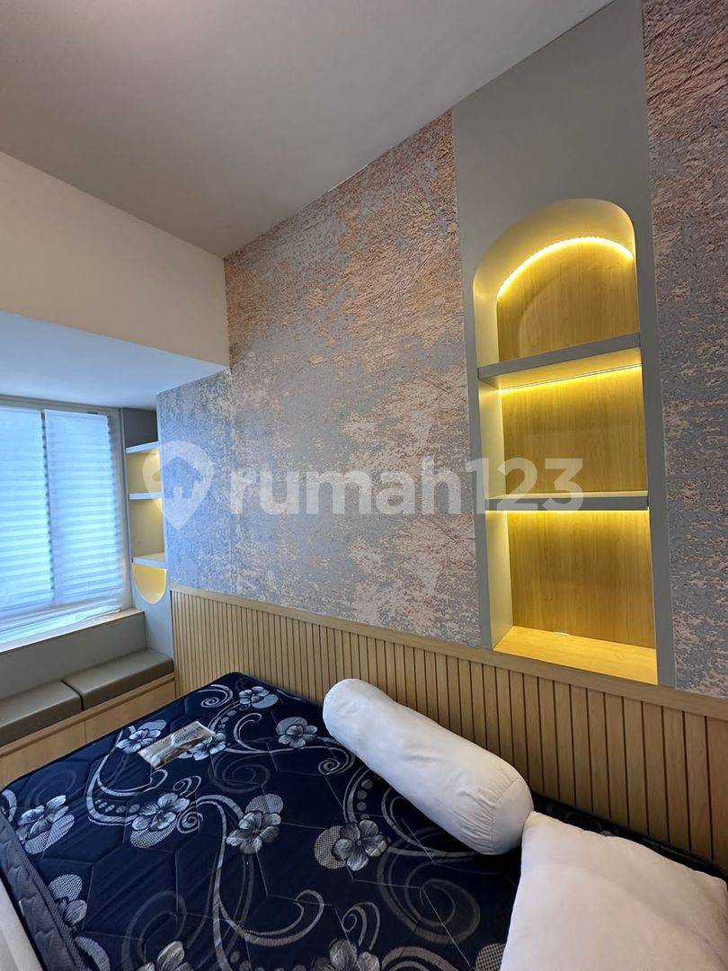 2-Story Cluster San Antonio Apartment with Multiple AC Units