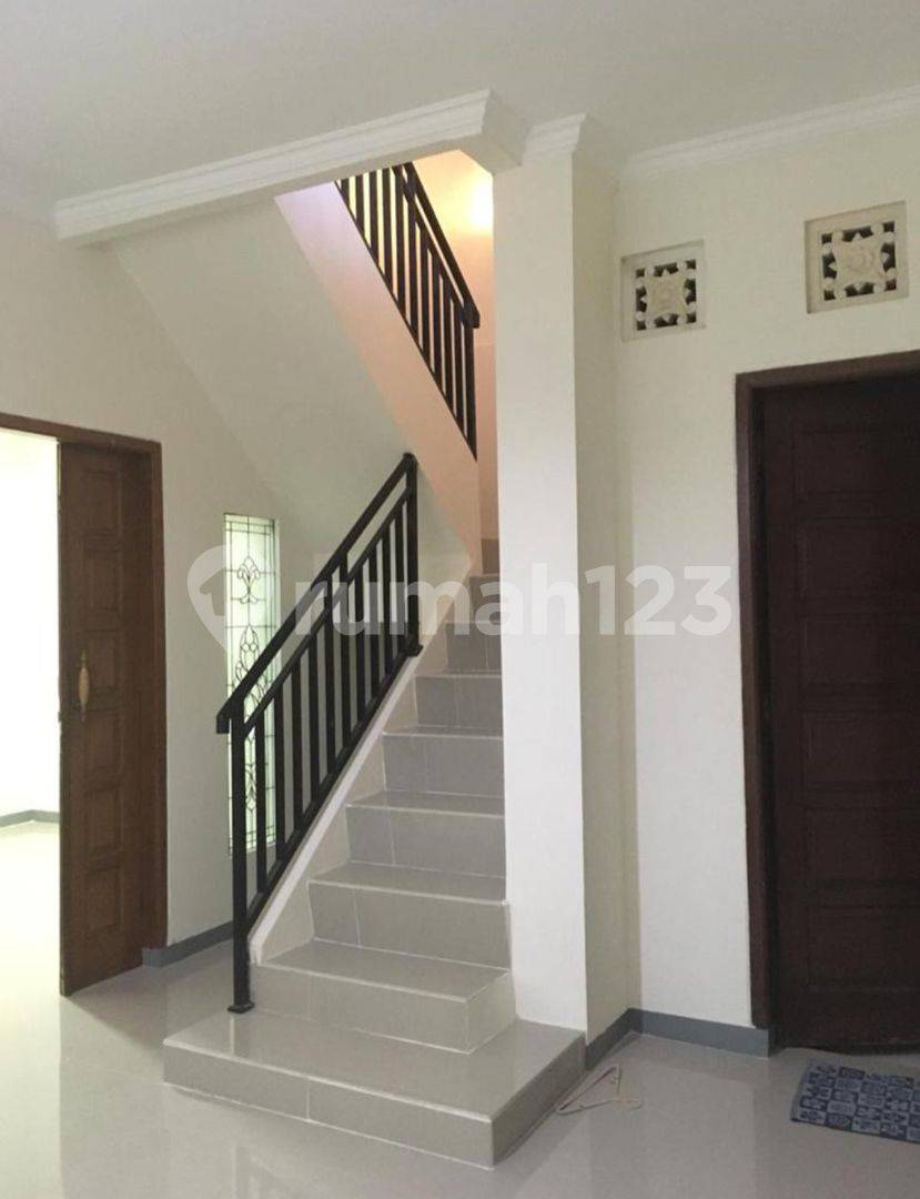 2-Story House in Tebet Barat - Ready to Move In