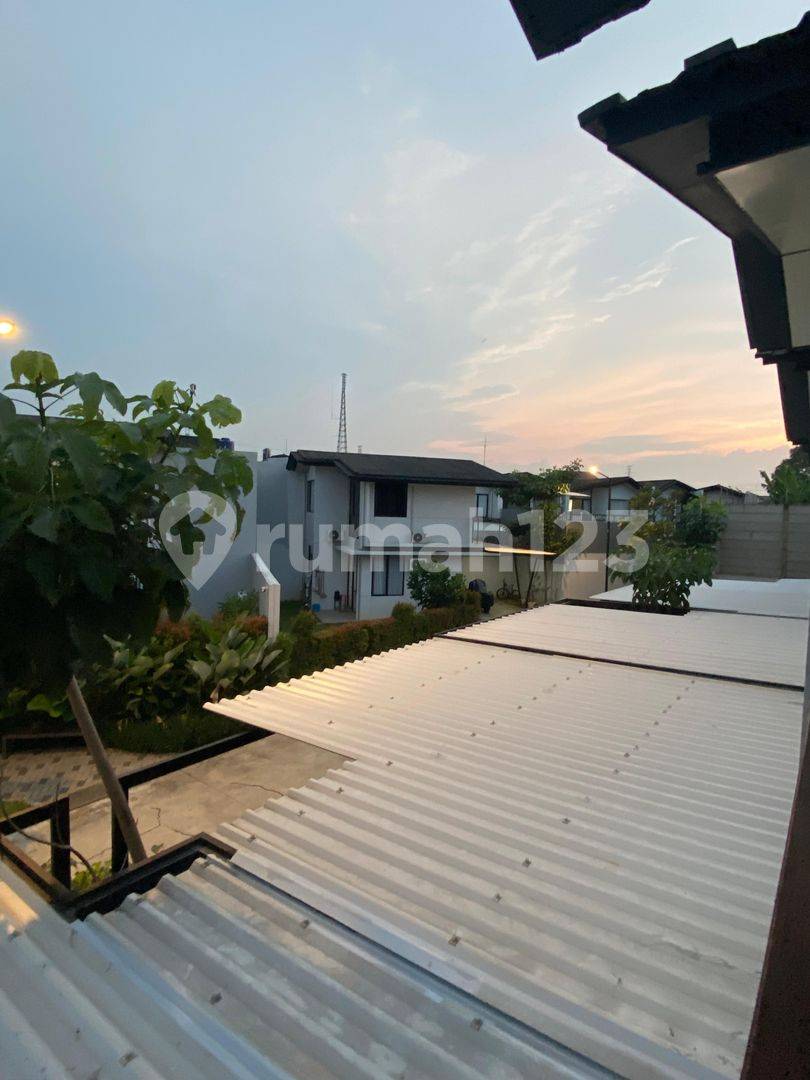 Modern Minimalist Rental Property with Multiple Amenities