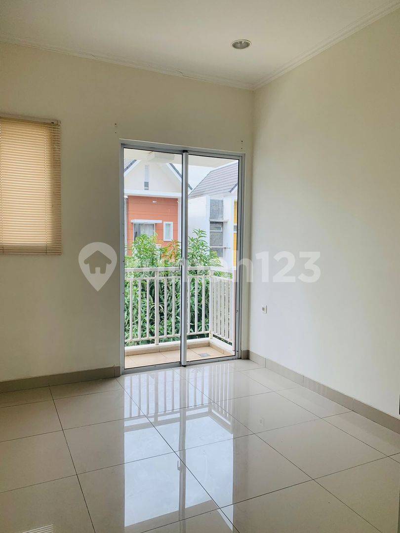 Modern 2-Bedroom Townhouse with Garden and Parking