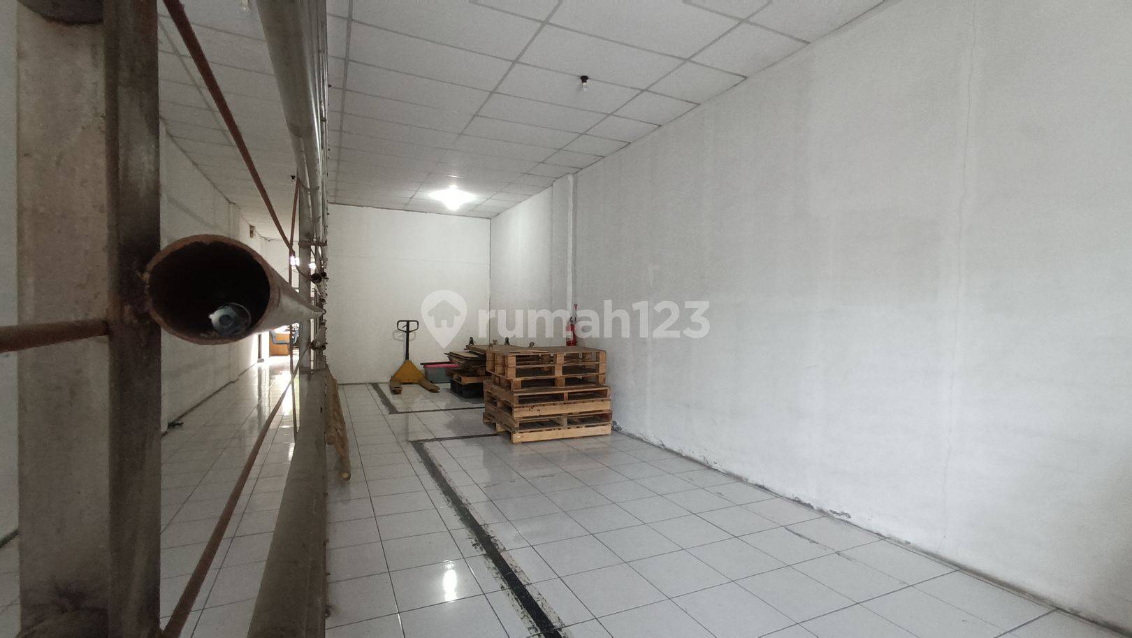 2-Story Commercial Property for Rent in Pamularsih, Semarang