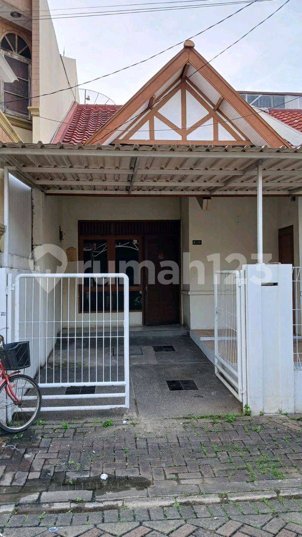 House near Soekarno-Hatta Airport