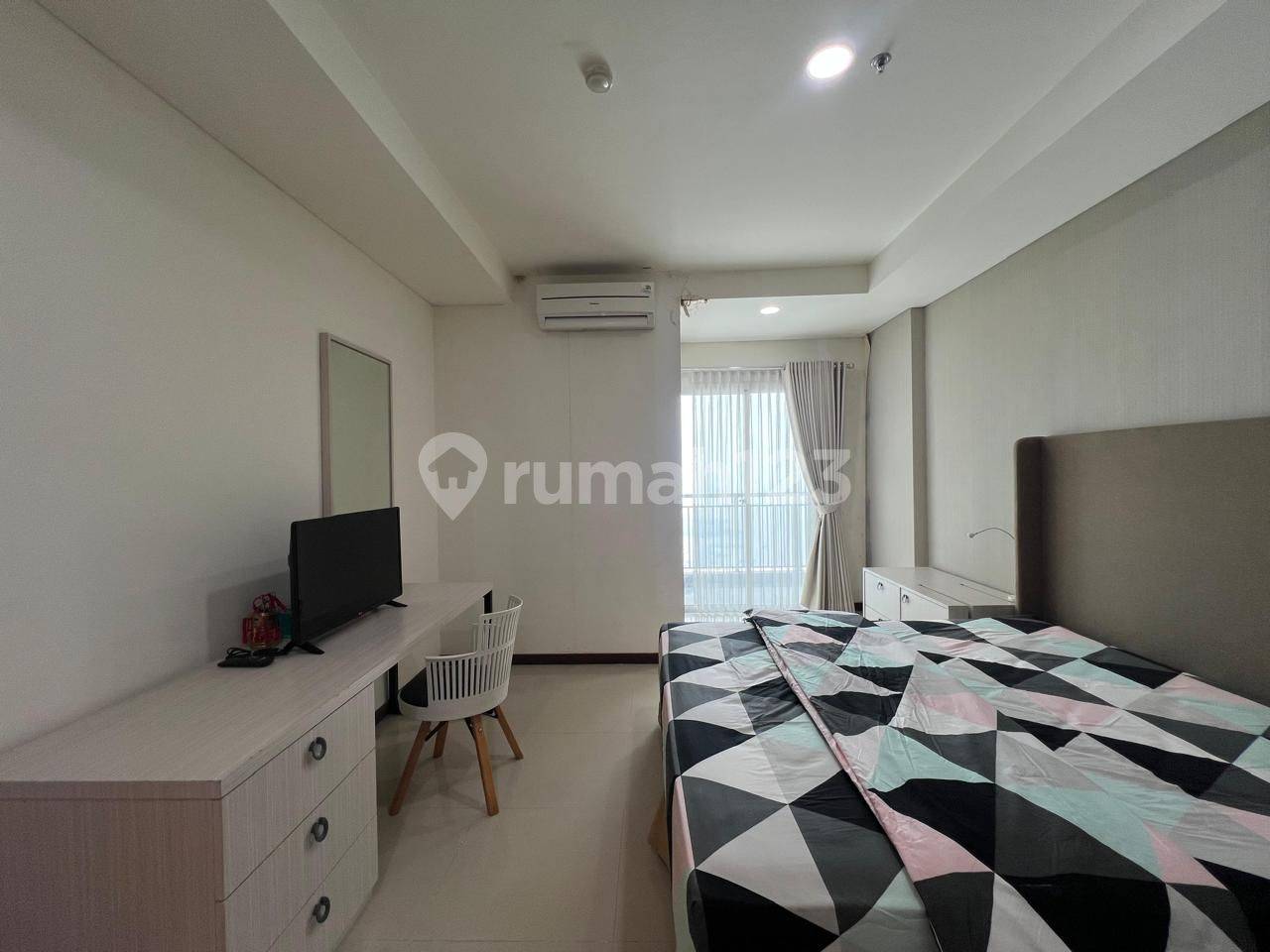 2BR Furnished Apartment with Sea View at Green Bay