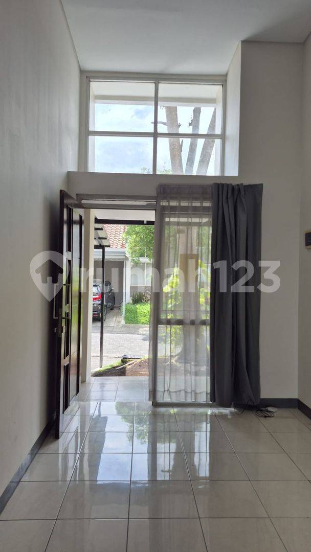 House in Kota Baru Parahyangan, Mayang Sunda