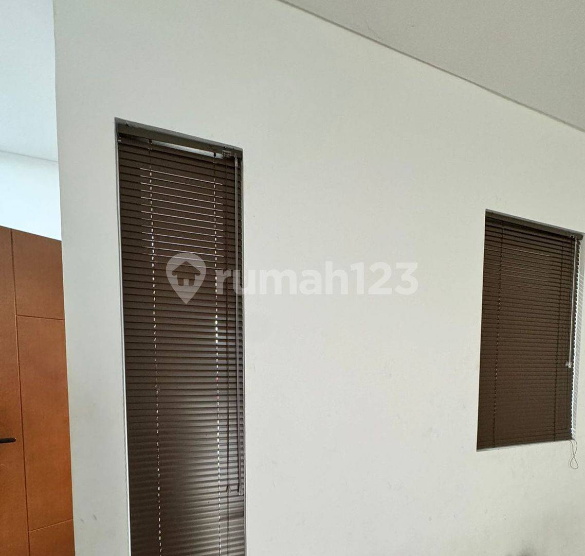 2 қабатты жалға алынатын үй, кондиционер + перделері бар, SHM Widari Village, Легок Тангеранг. , Тангеранг