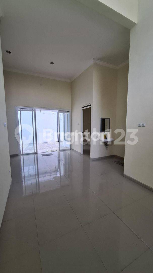 Ready to Move-in House Near Elpico Mall and Universities