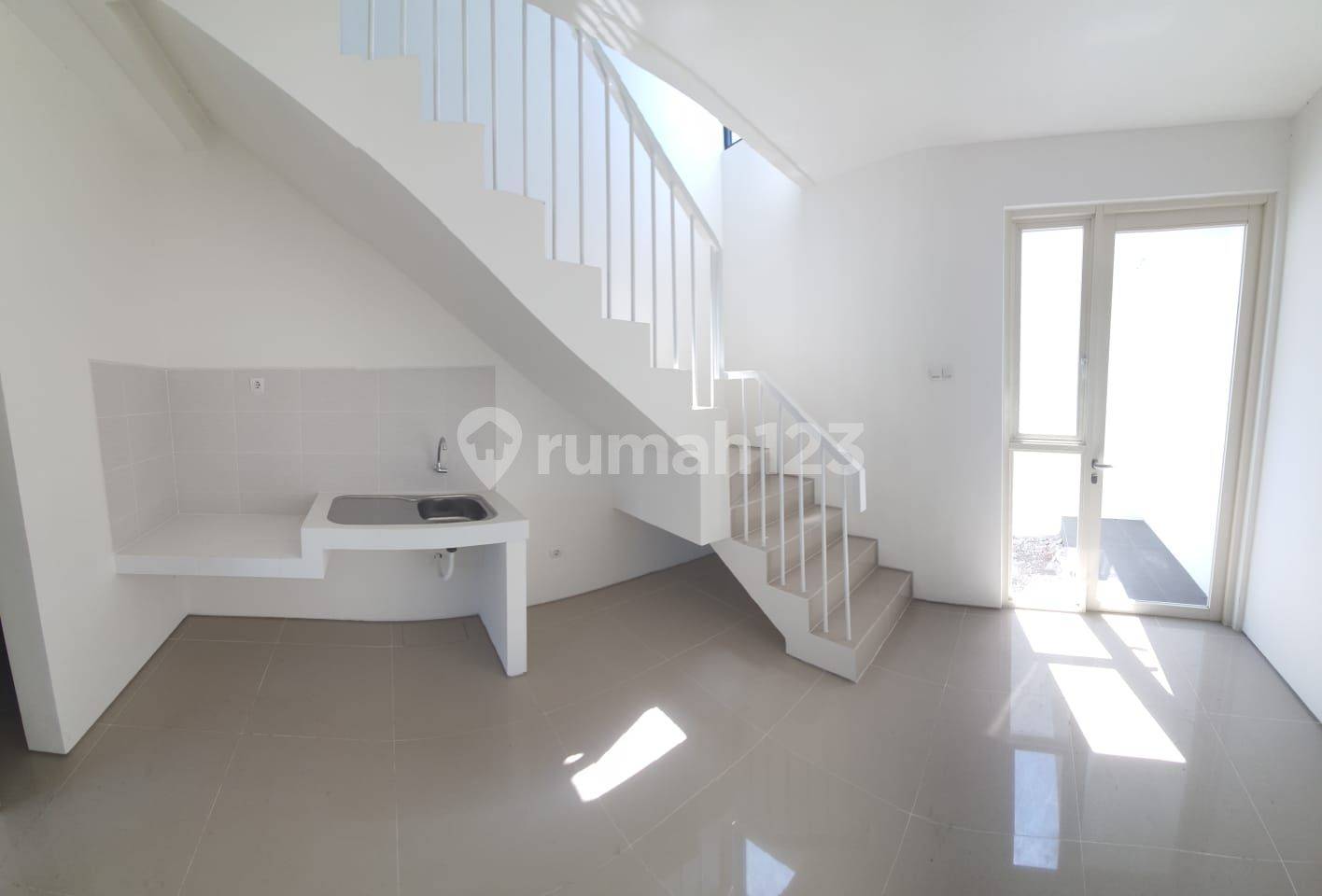 2-этажный дом, 2 спальни, 2 ванные комнаты, 65м² жилая площадь