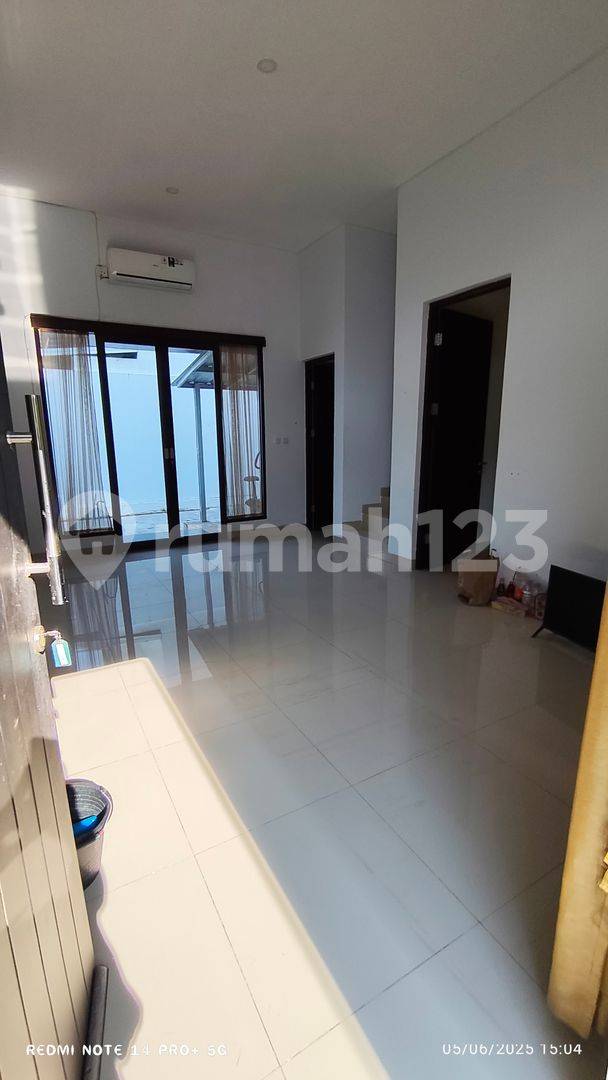 Strategic Location Near Cirebon, Hook House, Flood-Free Area