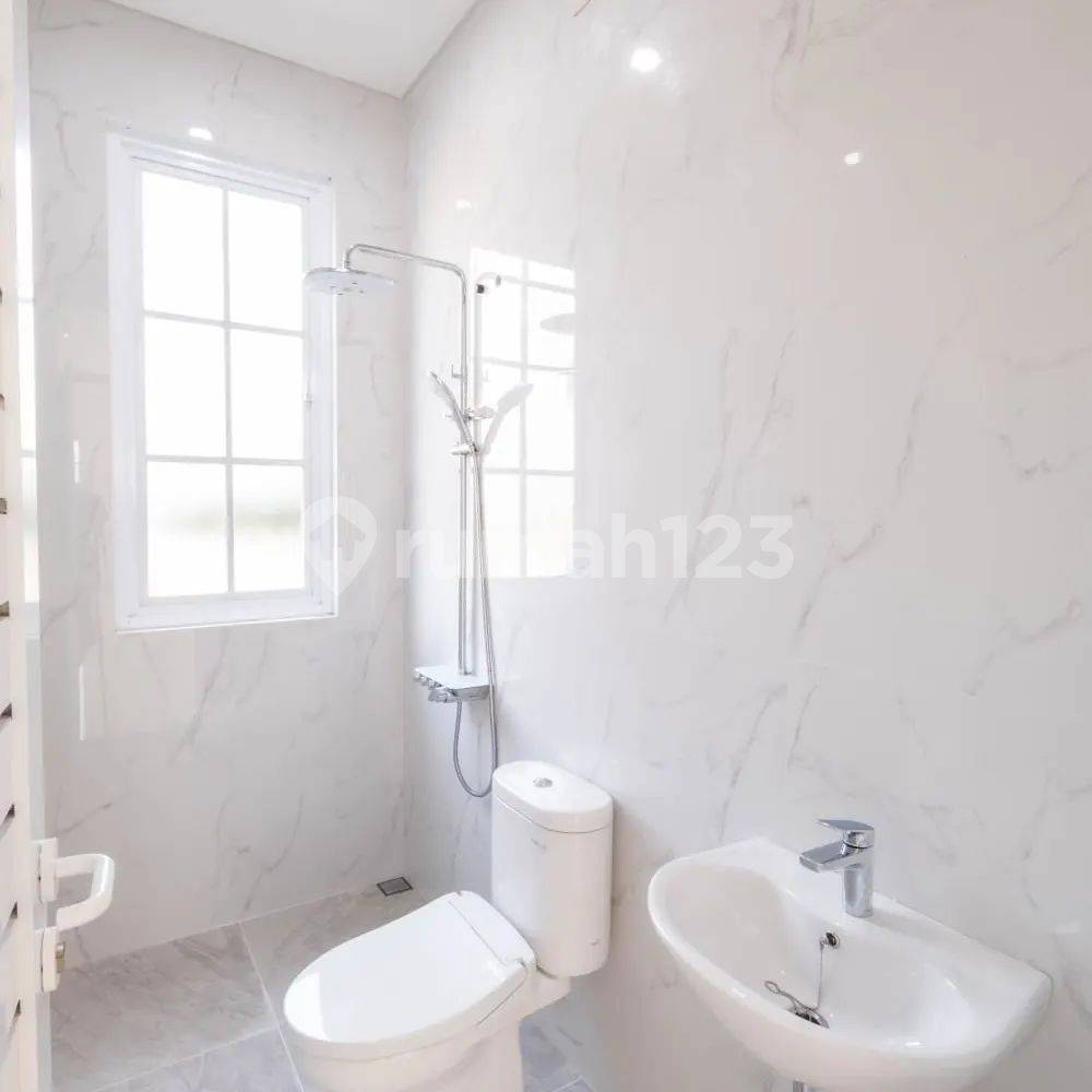 Luxury RUKO Taman Kopo Indah 1 - Good Business and Investment