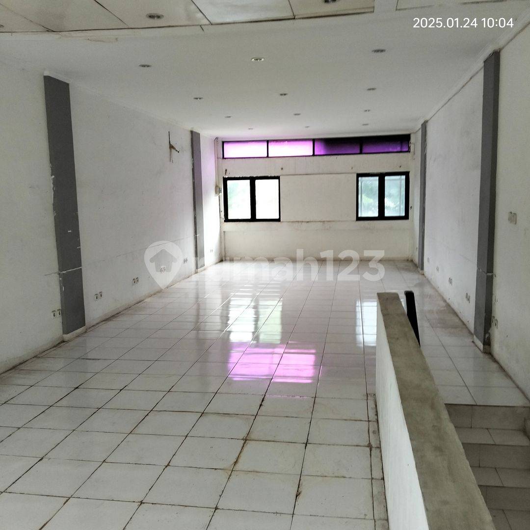 Central Jakarta Property, Street-Side, Flood-Free, 3-Story Building