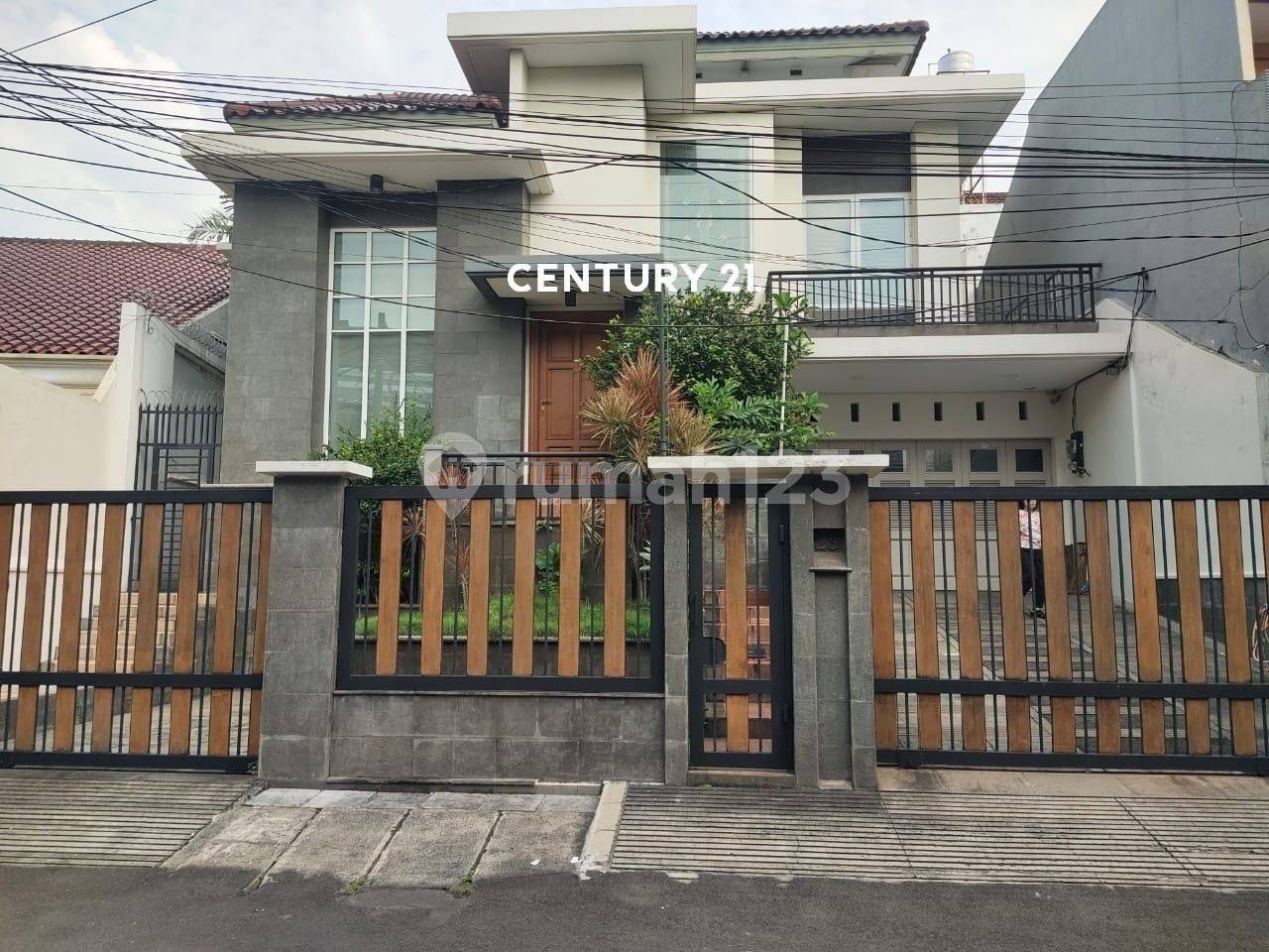 2-этажный дом в аренду в Cipinang Indah, Джакарта Тимур - потенциал для тихого офиса