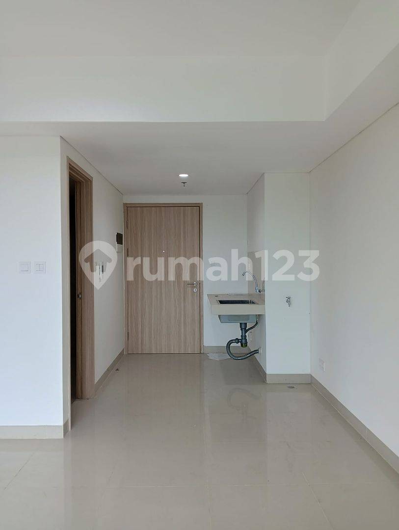 Unfurnished 2BR Apartment at Embarcadero