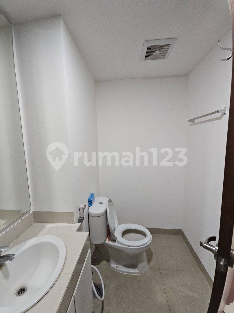Доступная меблированная студия в жилом комплексе U Residence 3 Lippo Karawaci
