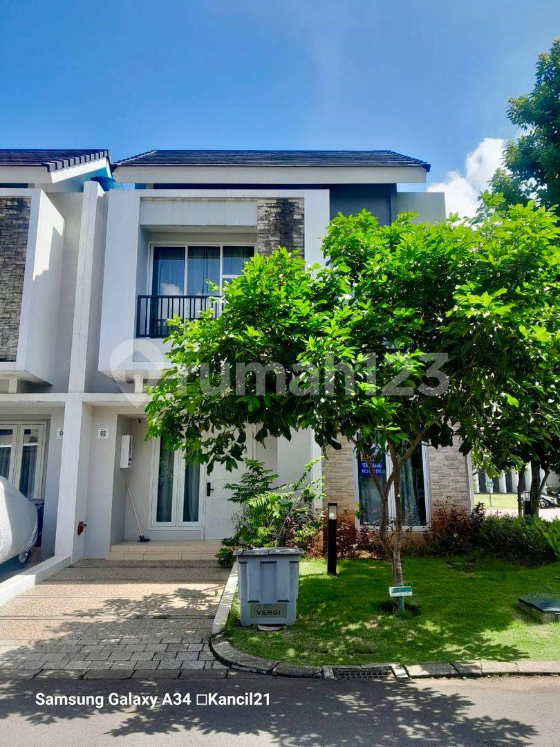 Modern 3-Bedroom Corner House in Gading Serpong
