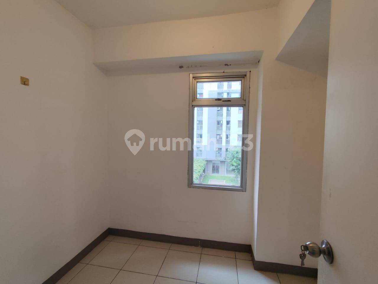 Green Bay Pluit Apartment - Comfortable Living with Multiple Amenities