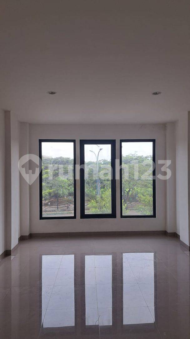 2-Story Commercial Shophouse in Citra 8, Fully Furnished