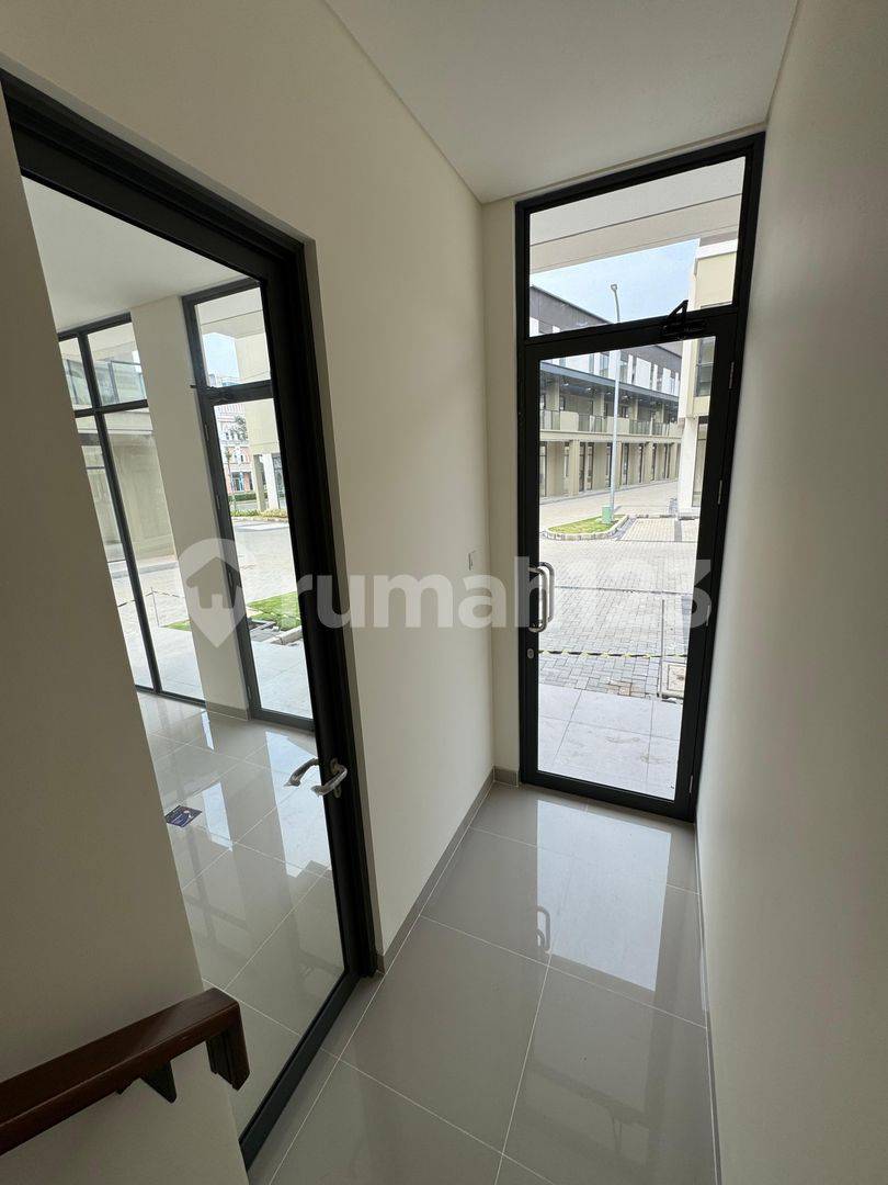 Ruko Verona Junction Serpong - 2 қабатты бұрыштық блок