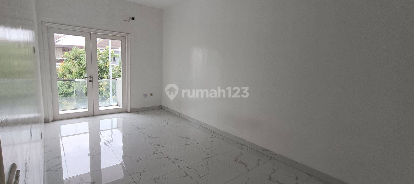 2.5-этажный дом в Palem Semi Karawaci - Удобное и стратегическое расположение