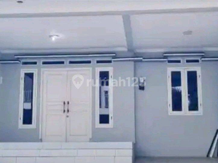 Хороший новый дом рядом с торговым центром Living Word в Kota Wisata