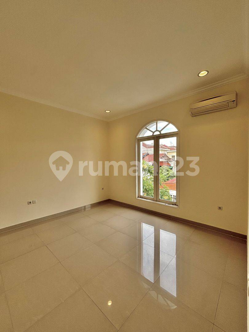 Spacious 4-Bedroom House in Kalibata, South Jakarta