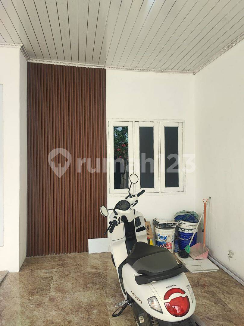 Minimalist House in Harapan Indah, Bekasi