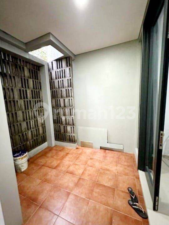 Жабдықталған 2 бөлмелі үй Bintaro жақын маңындағы ыңғайлылықтар