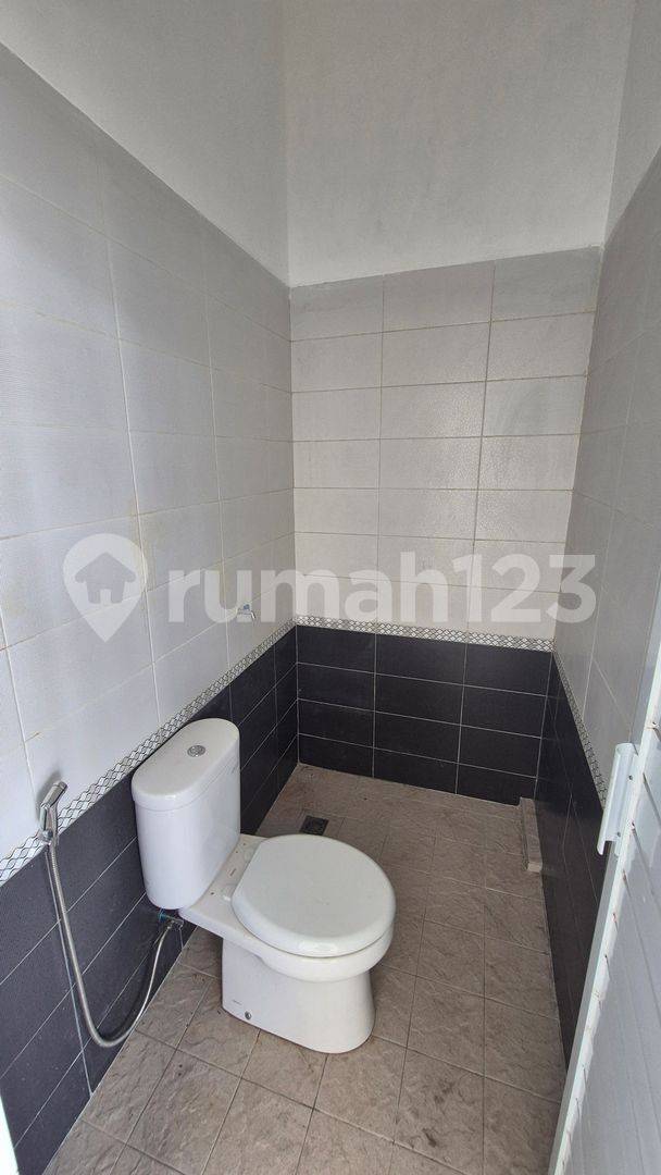 3-Story Commercial/Office Building in Kebon Cai