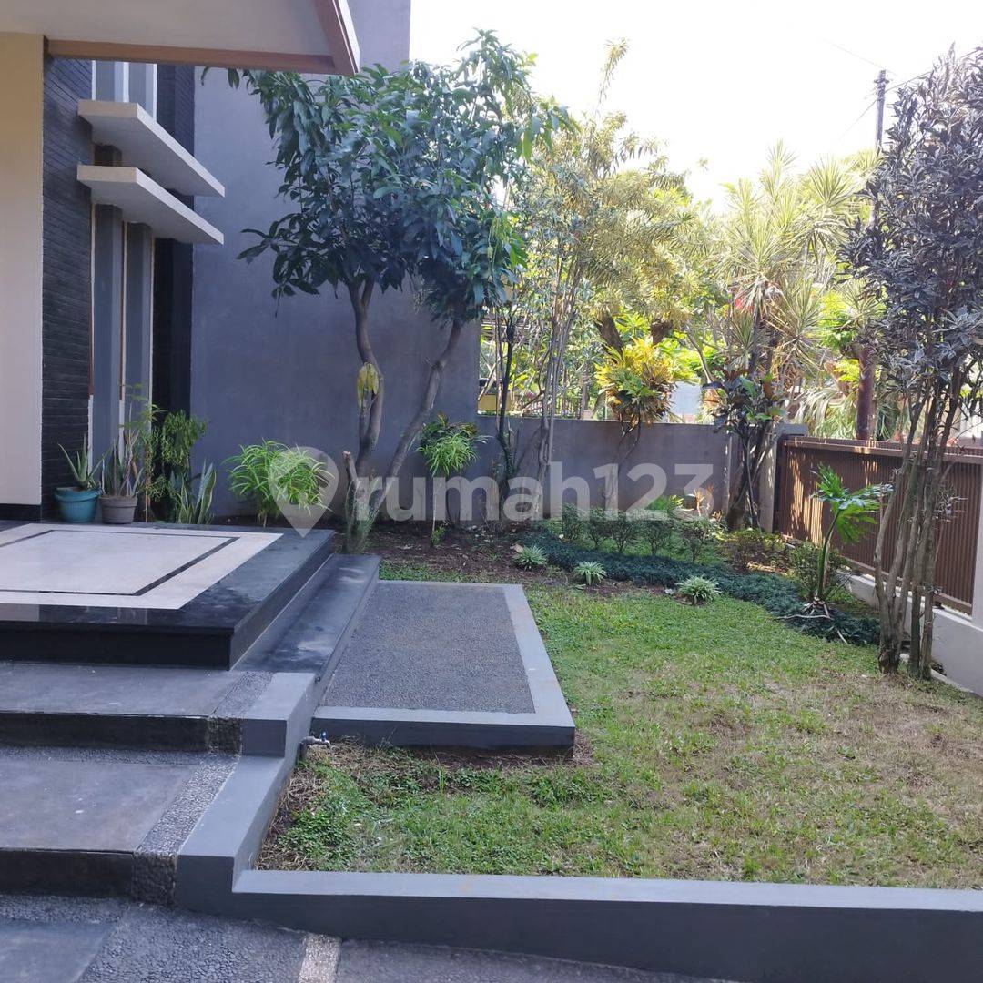 Minimalist House in Batununggal Cluster - 5 Bedrooms