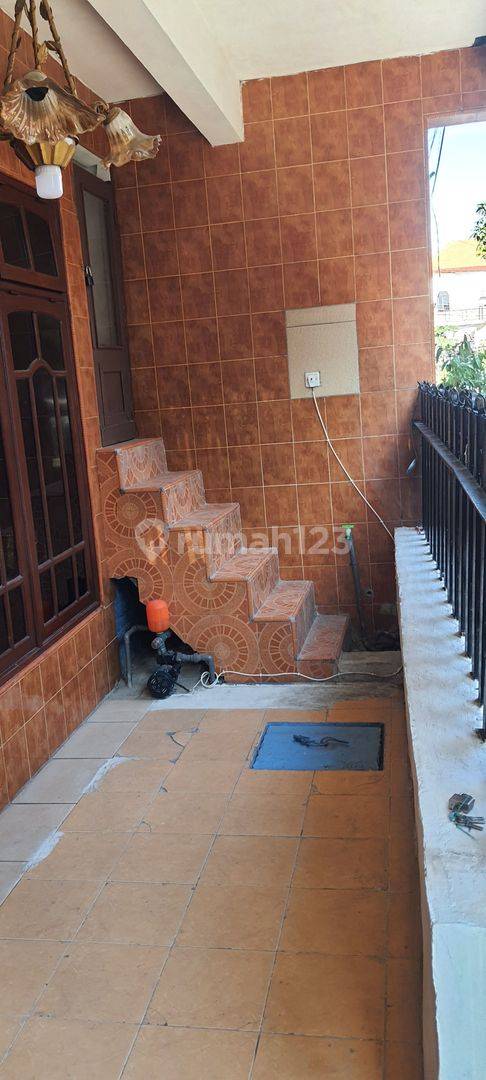 2-Story House in Gubeng Kertajaya - Close to Unair Campus and Gubeng Station