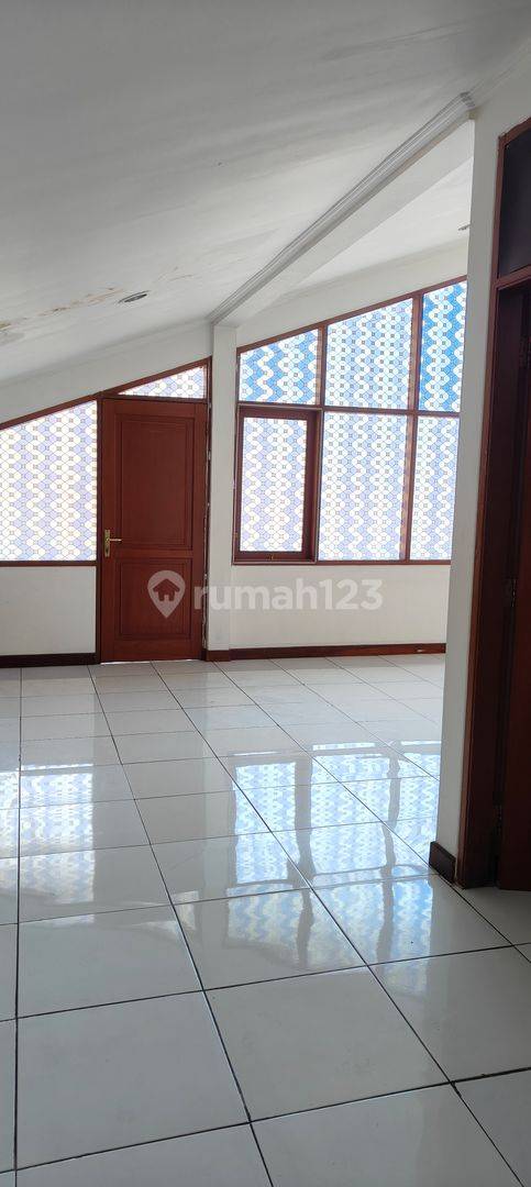 Spacious 2-Story House in Gegerkalong, North Bandung
