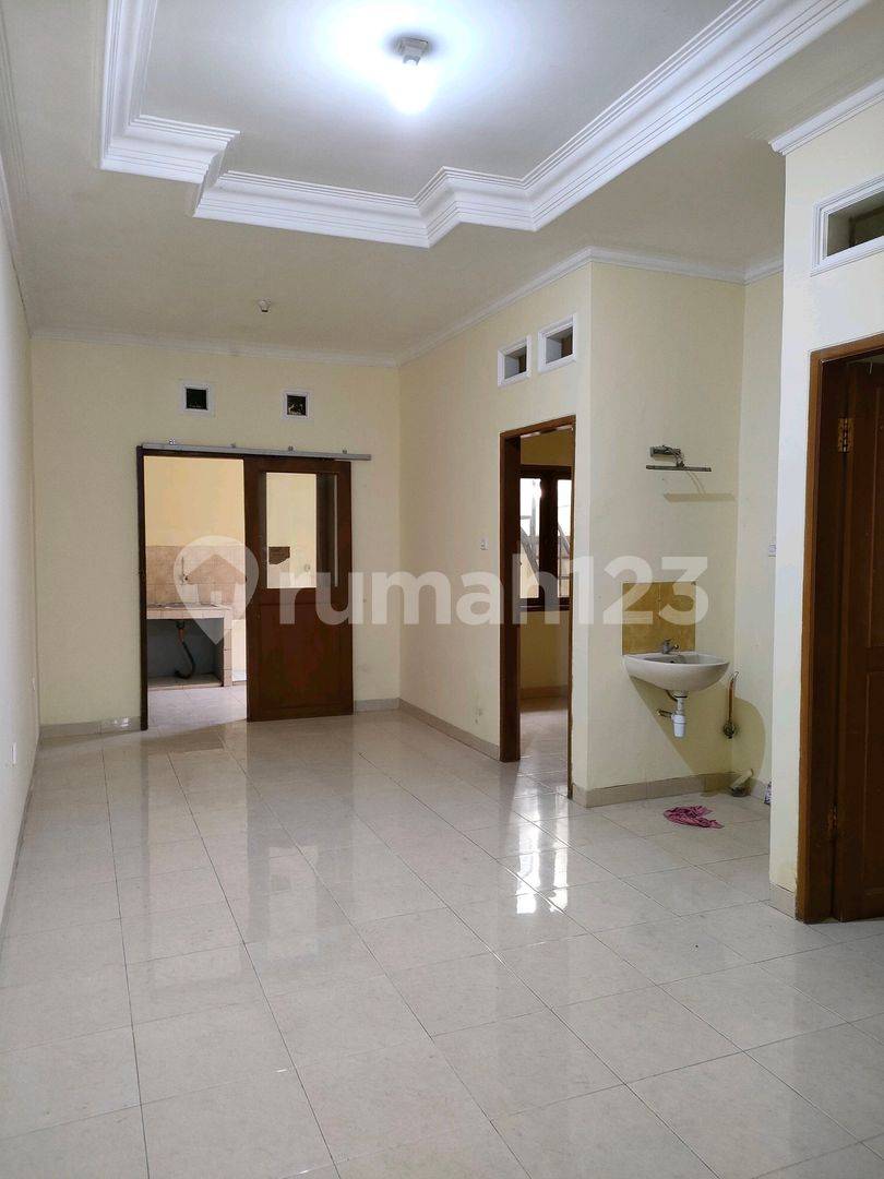 Strategic Location Near Kopo Indah 5, Accessible Area