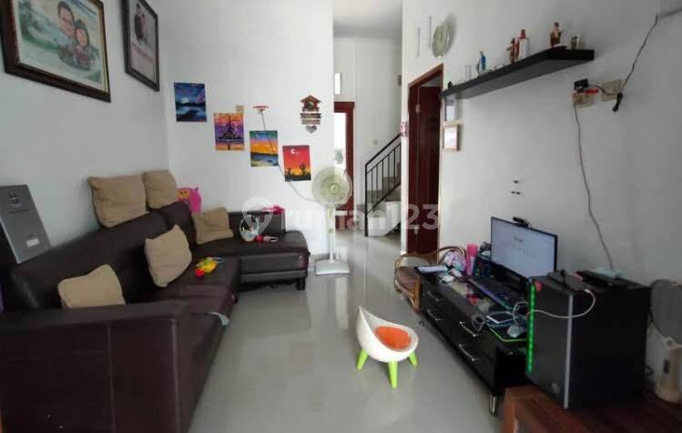 2-Story House in Kerobokan, Muding - 3 Bedrooms, Strategic Location