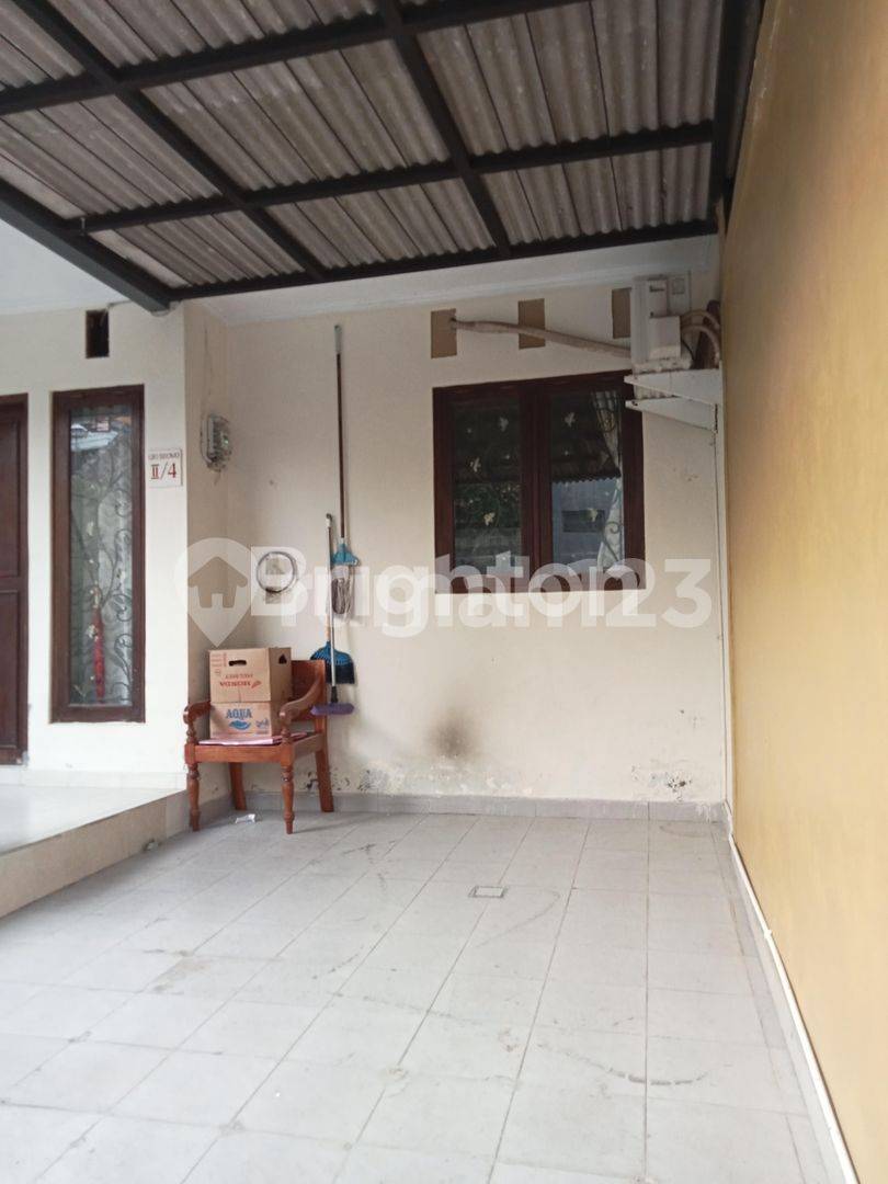 Modern Minimalist House Near Main Road, Traditional Market, and Toll Road