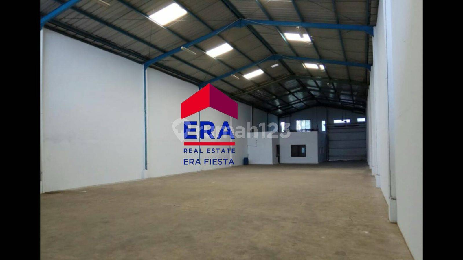 Spacious Warehouse with Office in BSD City