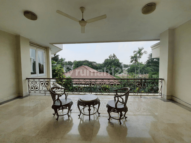 Luxurious Spacious Comfortable House with Pool