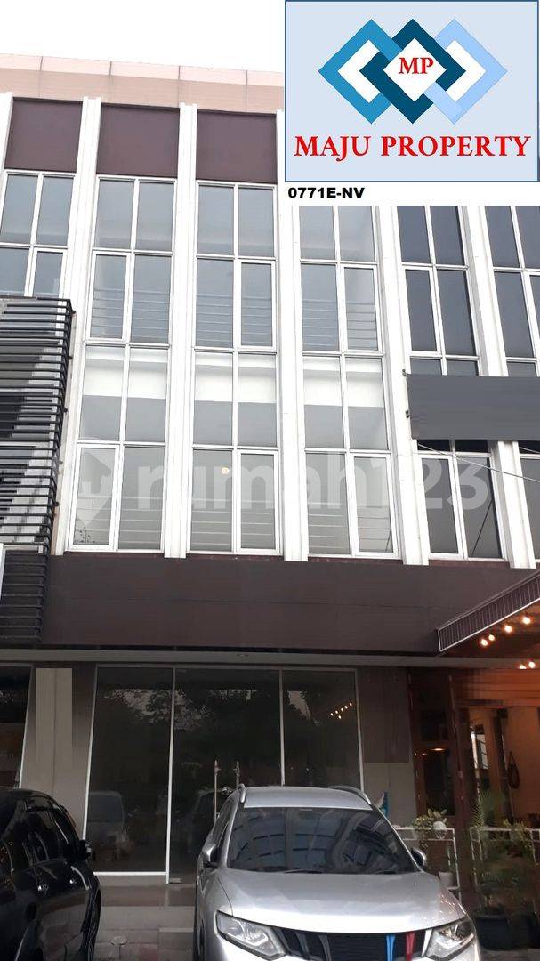 Ruko for Rent in Kota Wisata, Bogor - Convenient Location with Multiple Amenities