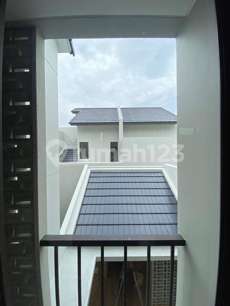 2-Story House with 3 Bedrooms, Carport, 90/60 m²