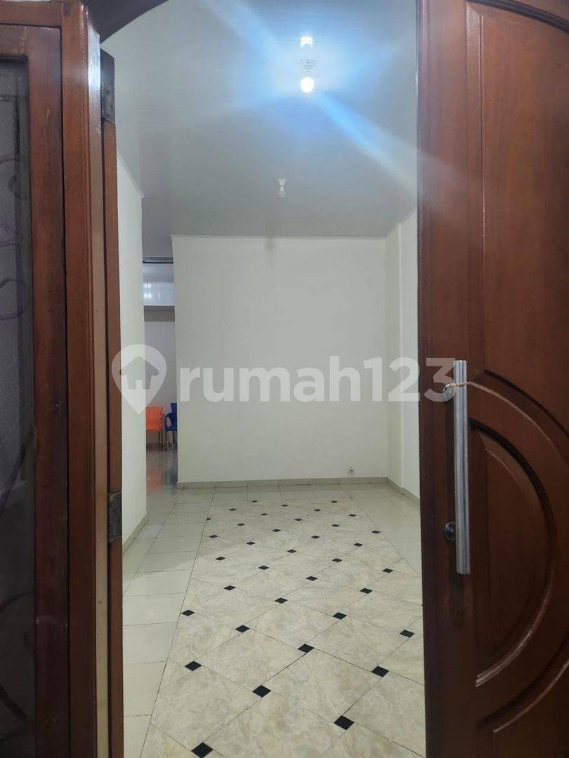 House in Griyaloka BSD, Sector 1-6, Southeast Facing